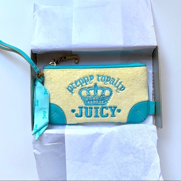 Juicy Couture Handbags - Juicy Couture Wristlet